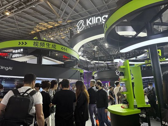 人工智能大会彻底引爆!展区水泄不通,门票炒到2000多,暴走3万步带来最全看点