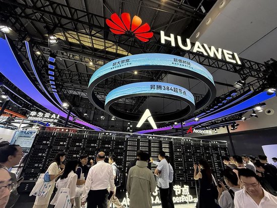 人工智能大会彻底引爆!展区水泄不通,门票炒到2000多,暴走3万步带来最全看点