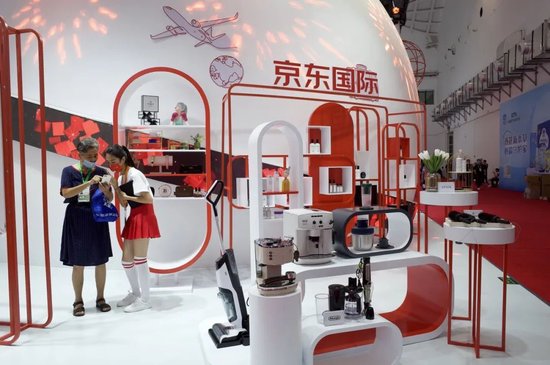 180亿元押注欧洲！刘强东“豪赌”国际化