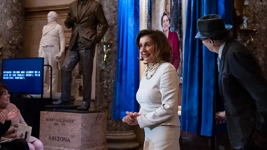 佩洛西股票回报率达70% 美国白宫指责：有内幕