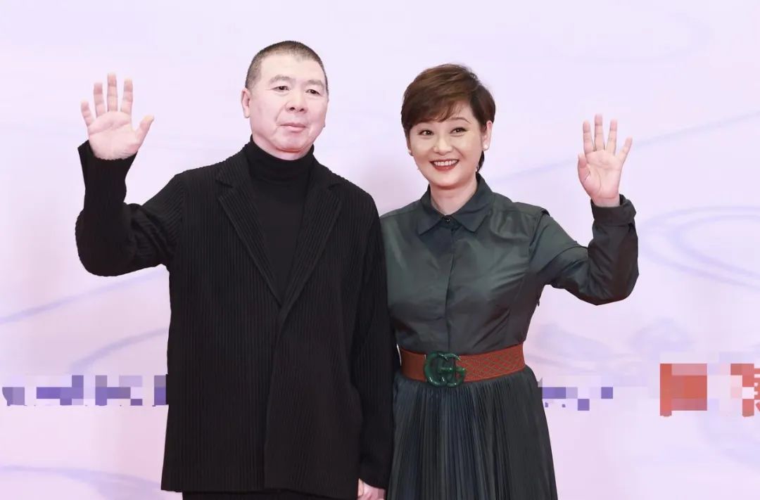 徐帆辟谣与冯小刚离婚：我们两口子关系坚如磐石