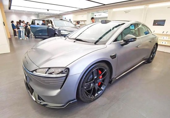 华为奇瑞投百亿，智界独立，新车1小时订爆1万台