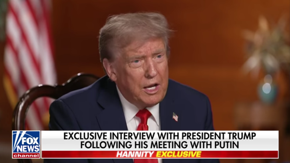 特朗普刚谈完，就给泽连斯基上压力：俄罗斯非常强大，达成协议吧…