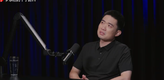 李想谈到王兴时哽咽流泪：特别感谢他，创业路上最大贵人