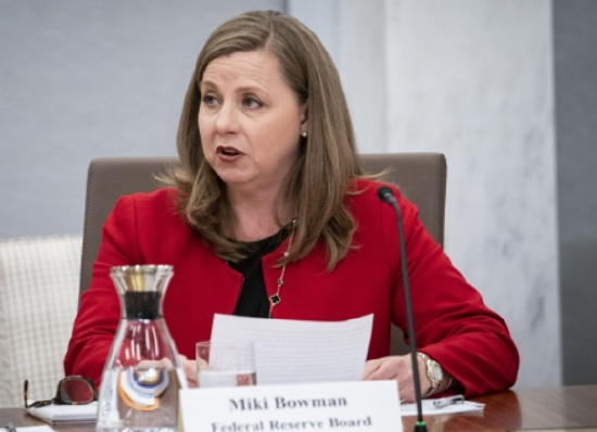 鲍曼避谈是否有意担任美联储主席 称专注于当前的监管职责