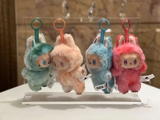 质疑声中市值冲上4000亿港元，泡泡玛特还需要寻找下一个LABUBU