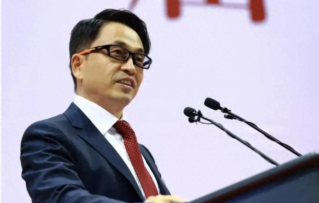 隆基绿能上半年营收328亿：扣非后净亏33亿 高瓴套现6亿 浮亏超80亿