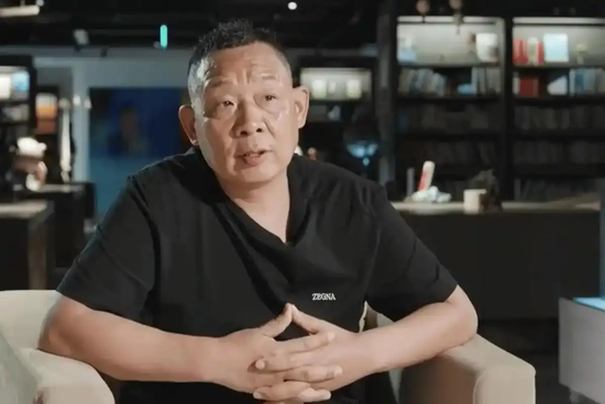 胖东来官网被挤爆！招聘900人，保安保洁要求“不超25岁+本科”，到手月薪近9000元，45分钟全部报满