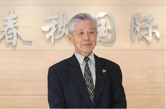 15元毛毯风波：春秋航空一边“喊冤”，一边狂赚22亿