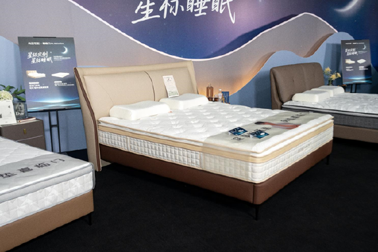 尚品宅配携手喜临门发布联名新品，完善“全屋星级定制”场景生态