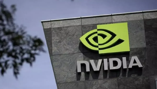 英伟达营收展望不温不火 引发人工智能支出放缓之忧