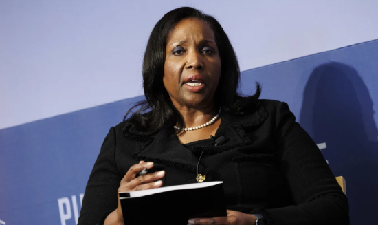 被警告将遭炒鱿鱼，美联储理事库克起诉特朗普、鲍威尔和美联储理事会