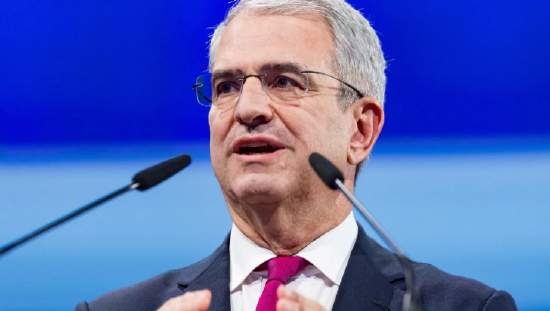 雀巢因CEO弗雷克西与员工存在恋爱关系将其解雇