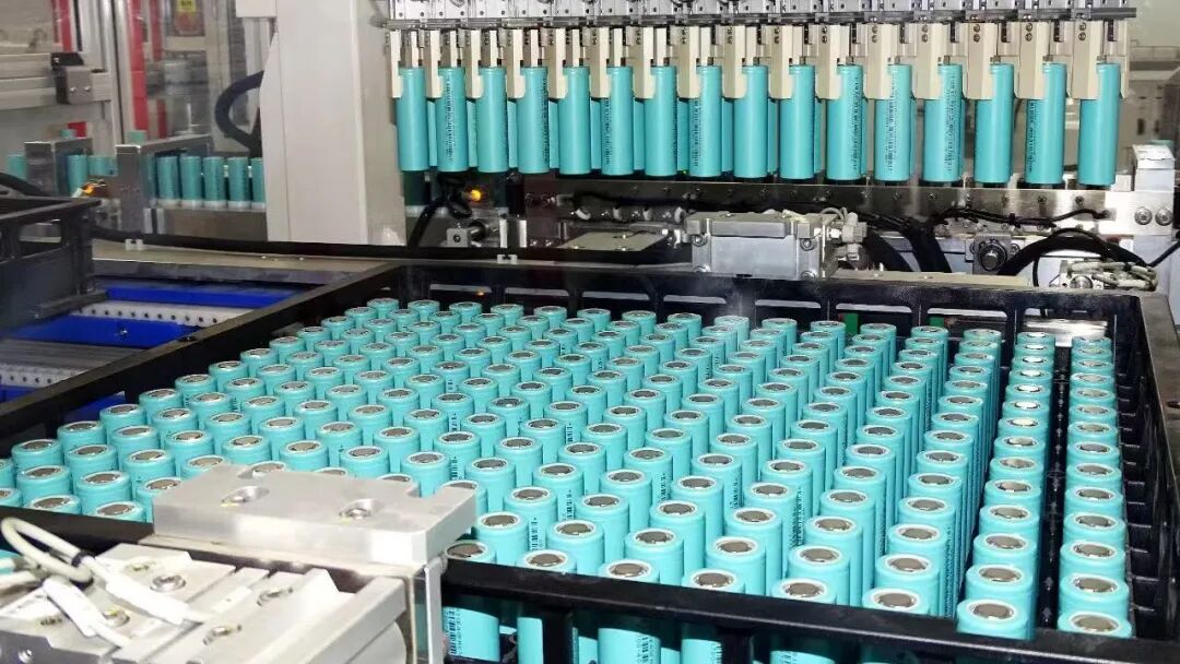 无锡父子入局电池，带出700亿装备龙头