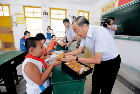 安踏集团和敏基金会再捐3000万元助力家乡教育事业发展