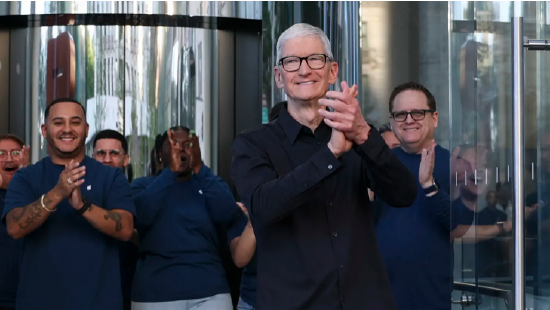 iPhone 17发售后，苹果股价年内转涨