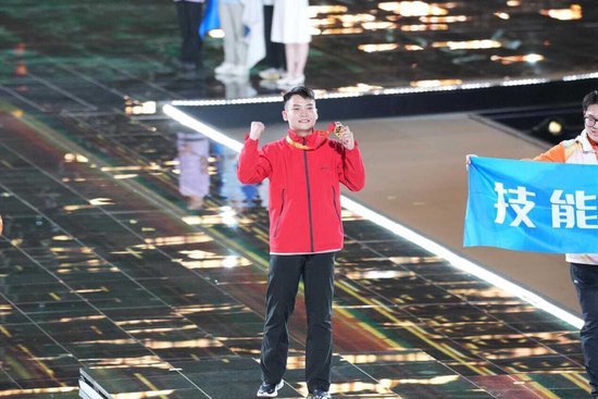 “职教航母”再显实力！中国东方教育斩获第三届全国职业技能大赛1金1银1铜8优胜奖