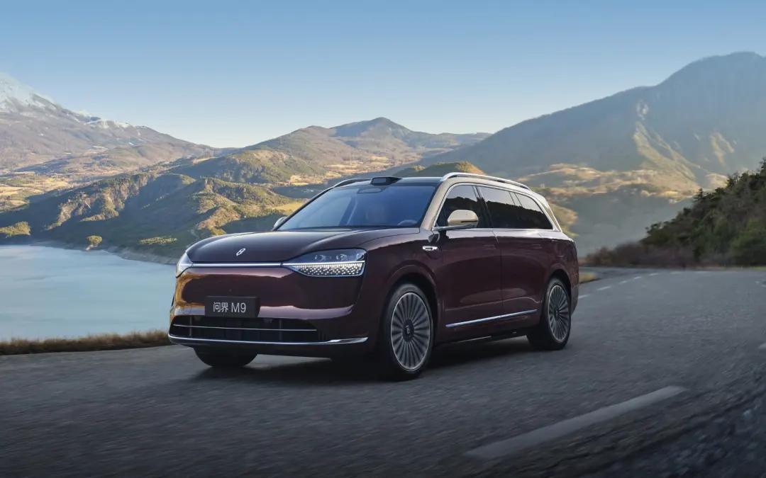 赛力斯完成港股上市备案，上半年营收624亿元，净利润同比增长超八成