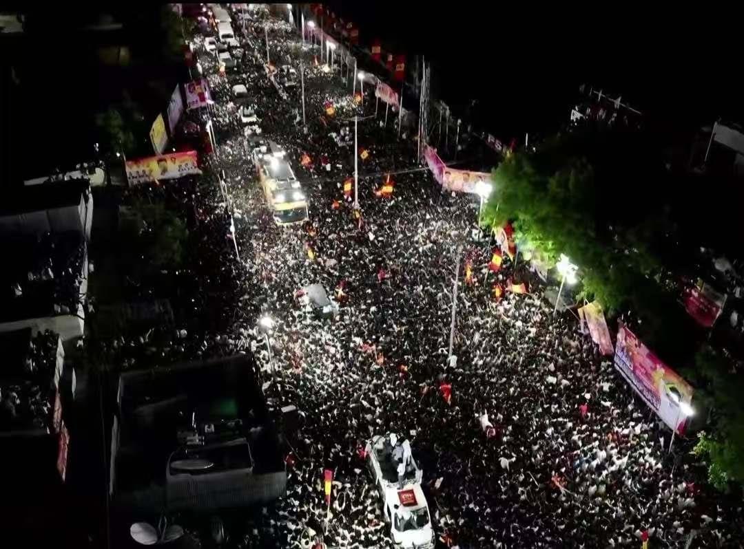 印度集会踩踏事件已致超30人死亡 莫迪发文哀悼