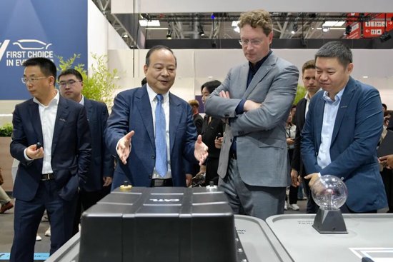 大力“赌”出1.8万亿,曾毓群还没吃饱