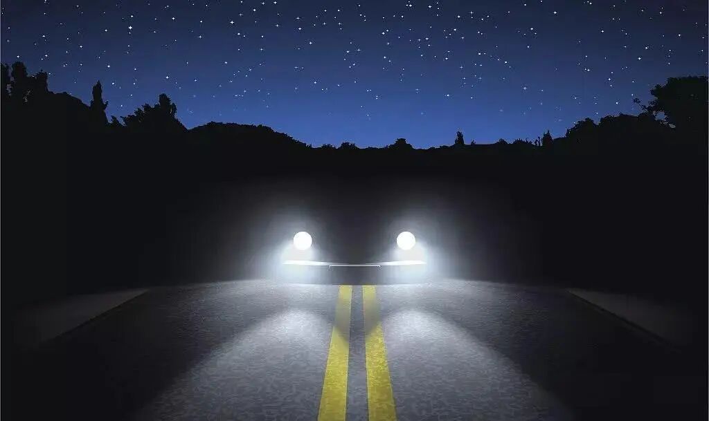 国产LED车灯竞速赛：从技术突围到全球分食