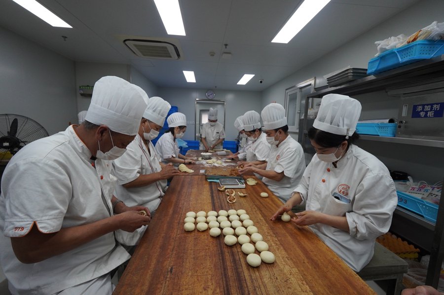 “没有一只鲜肉月饼能带出上海”，是真的吗？