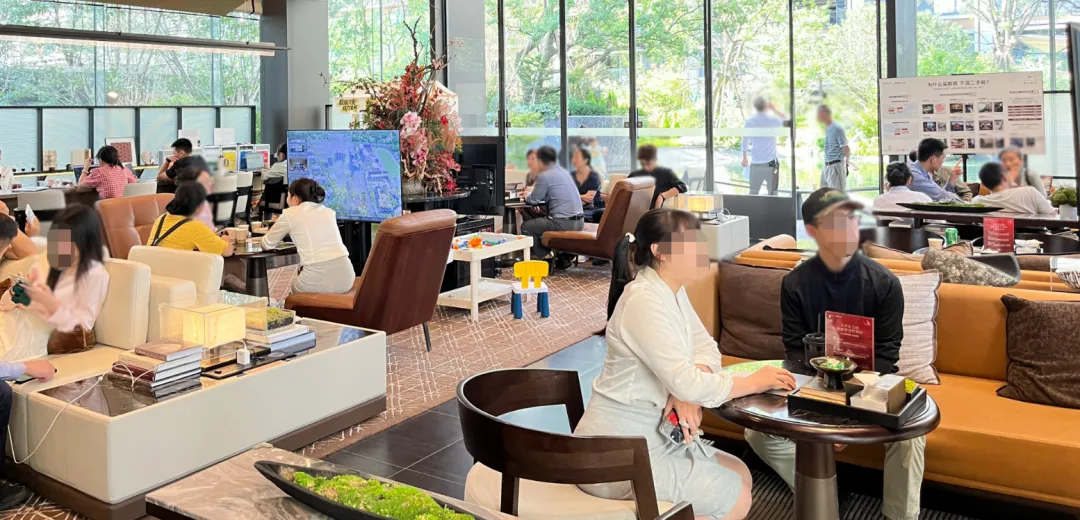 成都楼市“银十”开启:开发商积极推货,有新盘售楼处座无虚席