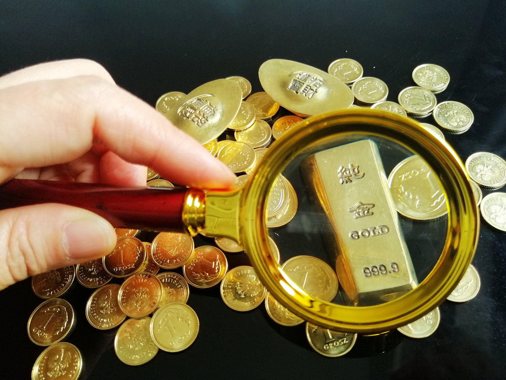 国际金价，再创历史新高！消费者：从今年年中一直观望到十一，没想到越等越贵！机构：仍上涨空间