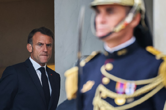 法国总理勒科尔尼宣布辞职 此前公布的新内阁遭众人抨击