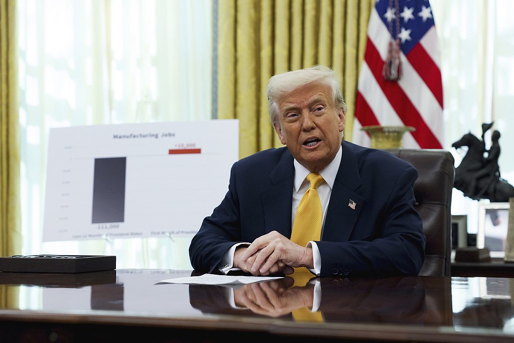 纳指、标普500指数创收盘新高！AMD涨超23%，特斯拉涨超5%！特朗普宣布：对这类产品征收25%关税