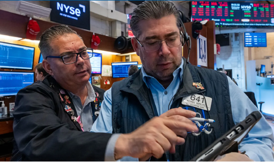 盘前：道指期货涨0.3% 黄金股普涨