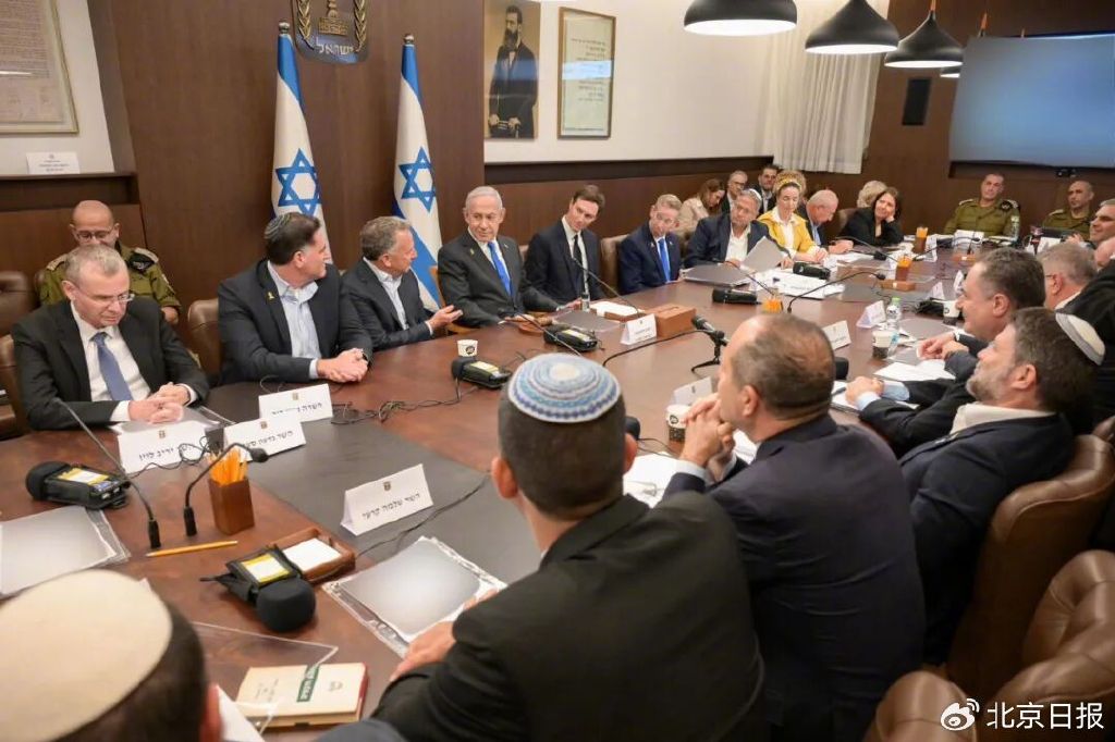 特朗普,明天前往中东