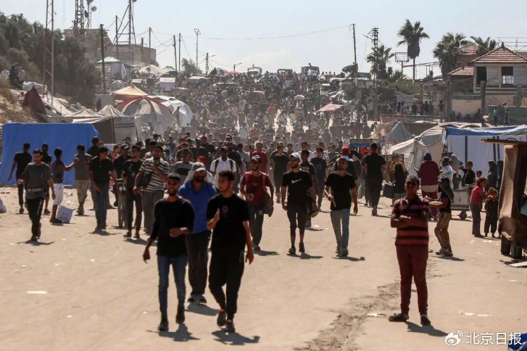 特朗普,明天前往中东