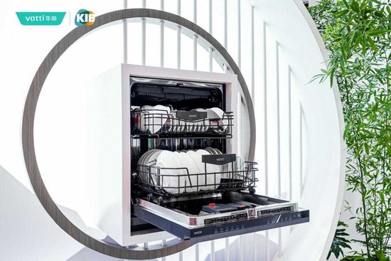 2025KIB上海盛大启幕，华帝携“致净致隐”全隐套系亮相