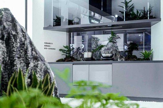 2025KIB上海盛大启幕，华帝携“致净致隐”全隐套系亮相