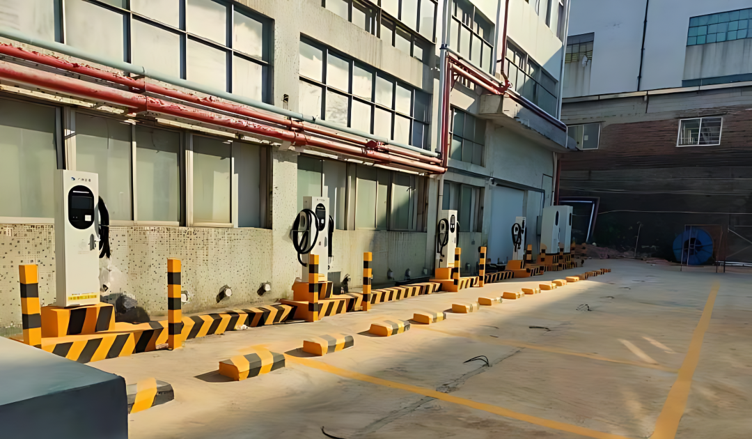 5分钟补电300km！易事特中能易电液冷超充桩，重新定义极致快充体验