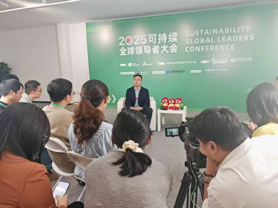 对话智元机器人合伙人王闯：人形机器人会比汽车产业还要大，不会被一两家企业垄断