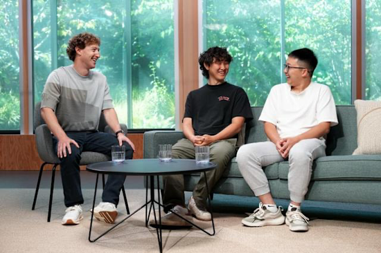 独家揭秘Meta AI大裁员：Llama 4落后DeepSeek的恐慌｜硅谷观察