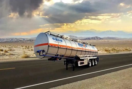 中集车辆液罐车业务集团与中物联危化品物流分会签署战略合作，共筑化工物流高质量发展新格局