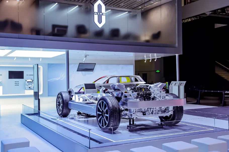 赛力斯登陆港交所开启国际化篇章，开辟新增长路径