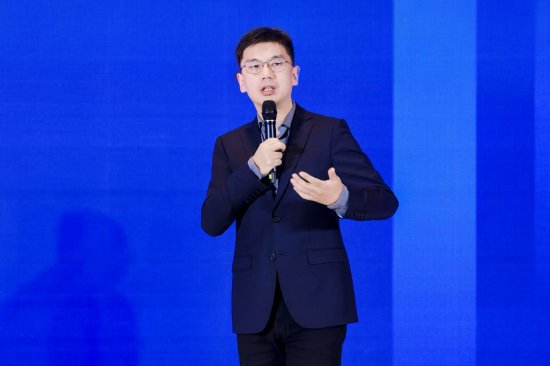 徐立：以算力为舟，探索AI新边界