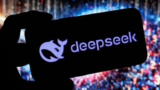 DeepSeek上新，“奥数金牌水平”