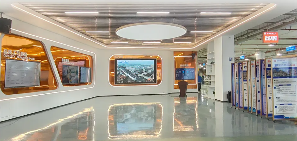 顾家家居与敏华控股的比较研究：战略分化下的生存博弈与未来想象