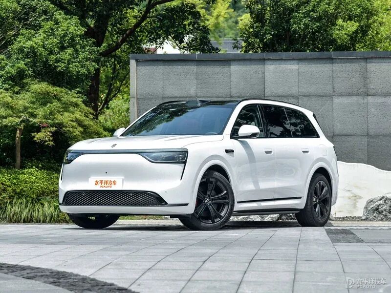 问界销冠天团再放大招！1.5万补贴延期，2026前下单都划算？