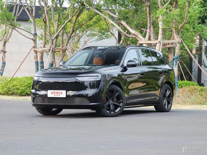 问界销冠天团再放大招！1.5万补贴延期，2026前下单都划算？