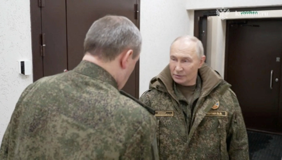 牛弹琴：普京突然穿上了军装