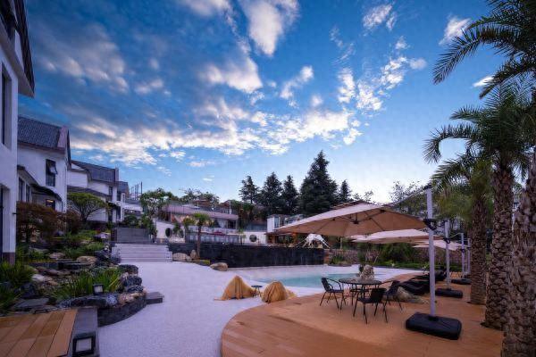 云南玉溪一副局长被前妻举报 婚内与云南红塔银行女员工深夜共处一室-313啦实用网