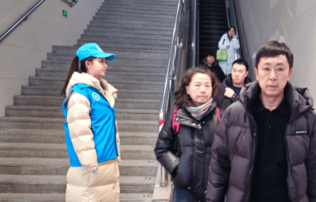 青年志愿者张雯:用真情与热忱服务旅客出行-313啦实用网