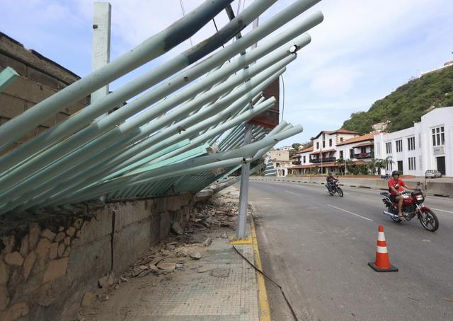 第1现场｜遭袭后的委内瑞拉：药店排队、油站关闭、民众集会抗议