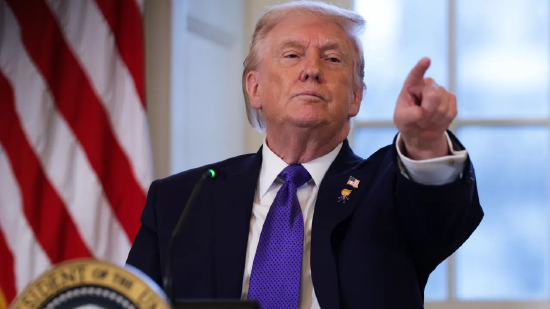 特朗普宣布因格陵兰问题对欧洲多国征收关税 直至达成购买协议-313啦实用网